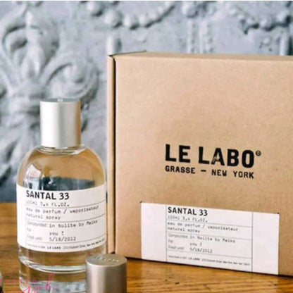 SANTAL 33 CON CAJA DE LUJO: El aroma que conquista sin hablar